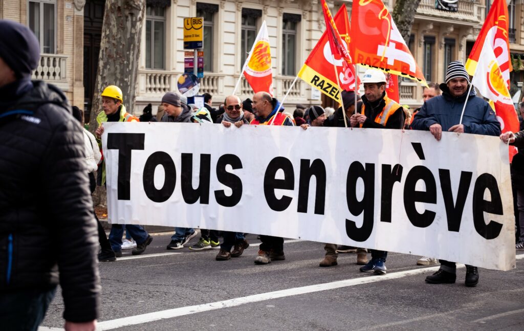 greve manifestation contre le projet des retraites